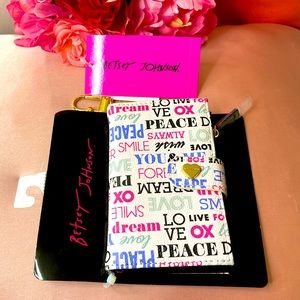 NWT Betsey Johnson wallet peggable case